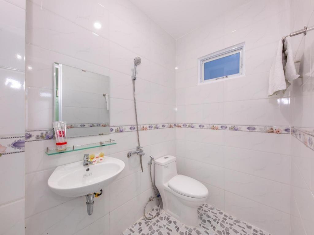 Oyo 898 Phuong Thao Hotel Nha Trang Esterno foto