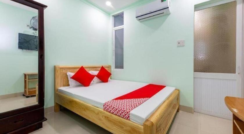 Oyo 898 Phuong Thao Hotel Nha Trang Esterno foto